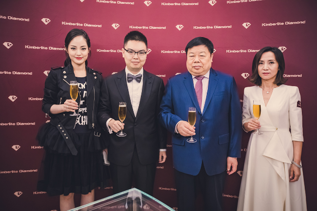 ����������������������������Ůʿ�����Ŀ�Ůʿ��ϯ�ֳ�