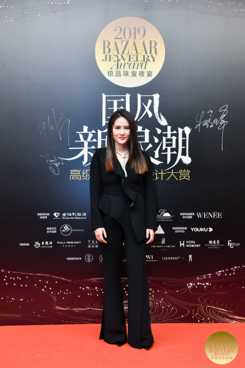 ���������The Knot ��ϵ�и߼��鱦